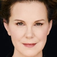 Elizabeth Perkins Naken