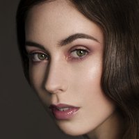 Elle Beth Naken