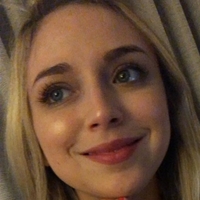 Ellie Schnitt Naken