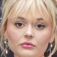 Emily Alyn Naken