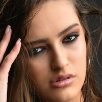 Emily Kuper Naken