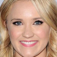 Emily Osment Naken
