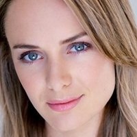 Emma Leonard Naken
