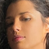 Emma Matia Naken