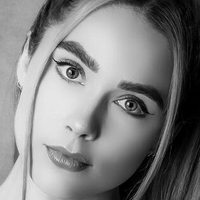 Emma Victoria Louise Naken