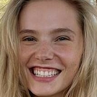 Esther Graf Naken