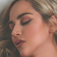 Eve Marie Naken
