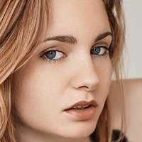 Evelyn Sommer Naken