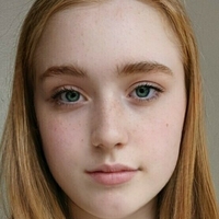 evelynclaire Naken