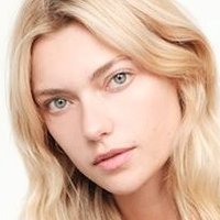 Farah Holt Naken