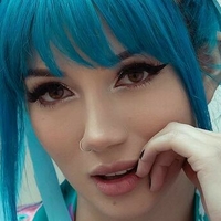 Fay Naken