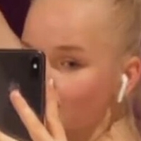 Fiona Kaiser Naken