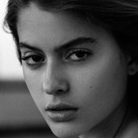 Gabriela Bloomgarden Naken