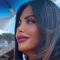 Ginia 900 Naken