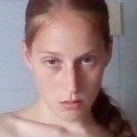 Gresia Lella Naken