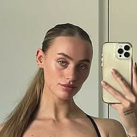 Guusje Naken