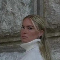 Hannabaumann Naken