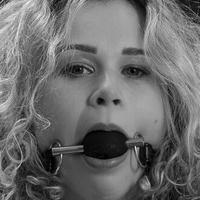 Helenas Luminance Naken