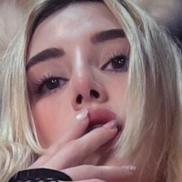 HollieMollie Naken
