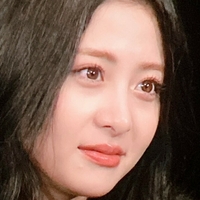 Huh Yunjin 허윤진 Naken