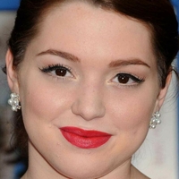 Jennifer Stone Naken