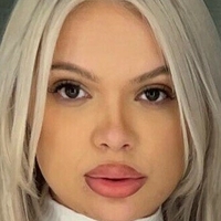 Julia Monroe Naken