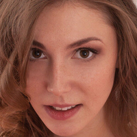 Karen Brunette Naken