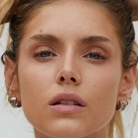 Kari Cassandra Riley Naken