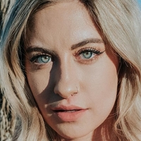 Karli Karberg Naken