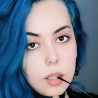 Karol Blue Naken