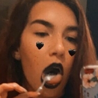 Kat Elise Naken