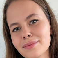 kelly_muur Naken