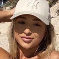 Kira Battley Naken