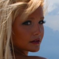 Kristen Hinton Naken