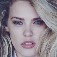 Kristy Garett Naken