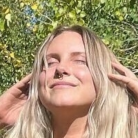 Kyrarene Naken