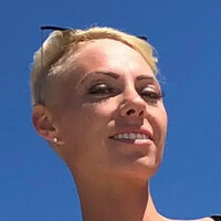 Lara-Foxx Naken