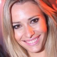 Larissa Saloio Naken