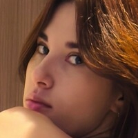 Lau.Reyess Naken