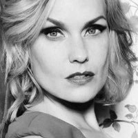 Laura Allen Naken