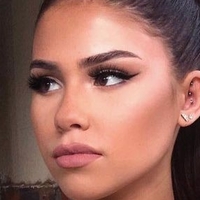Leah Halton Naken