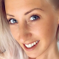 Leonie Pur Naken