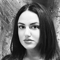 Liana Naken
