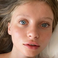 lill_milana18 Naken