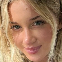 Lily Bowman Naken
