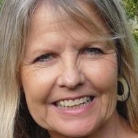Linda Hutton Naken