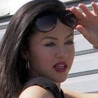 Linna Pearl Naken