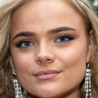 Linnea Lotvedt Naken