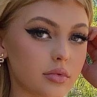 Loren Gray Naken