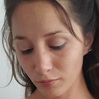 luciaroldan Naken